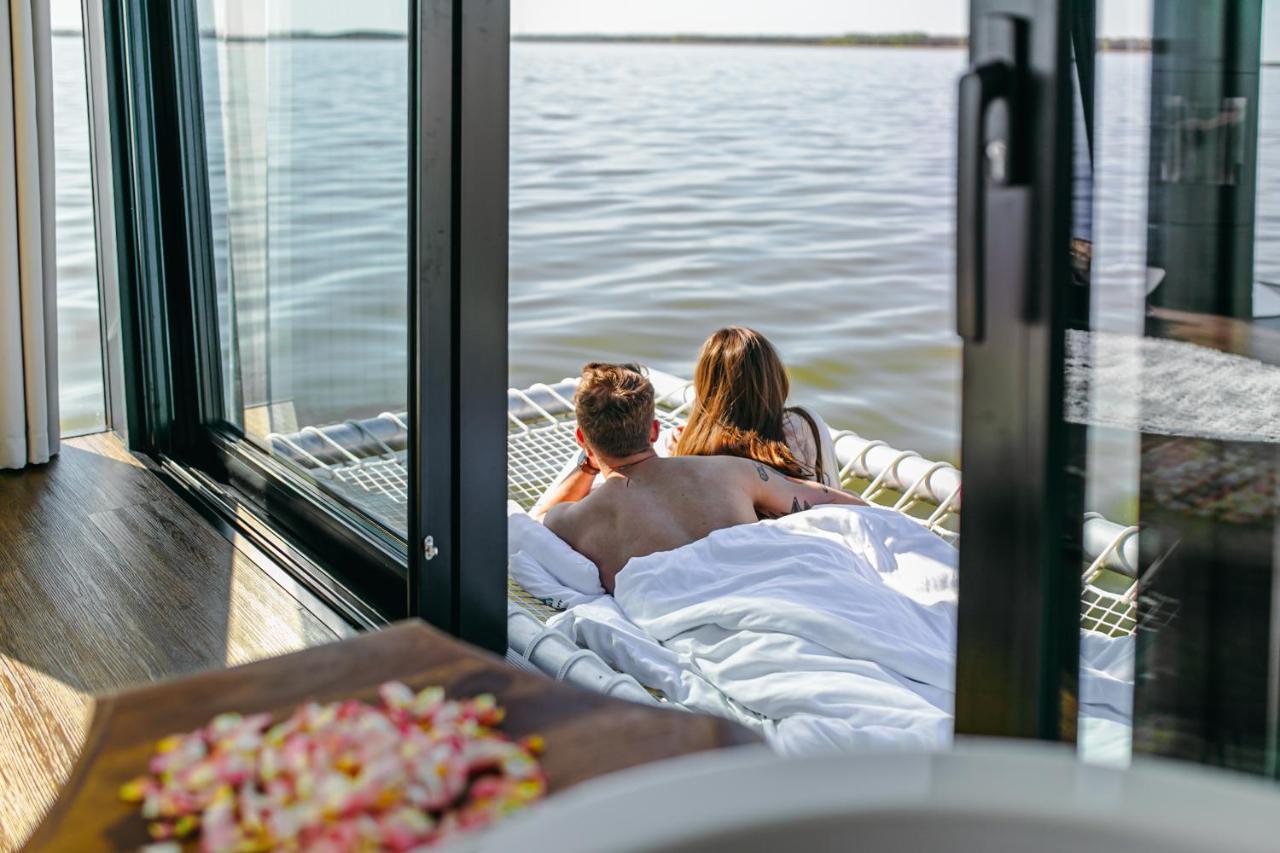 Grand Ht Houseboats - Domki Na Wodzie - Sauna, Jacuzzi, Kominek Mielno  Exterior photo