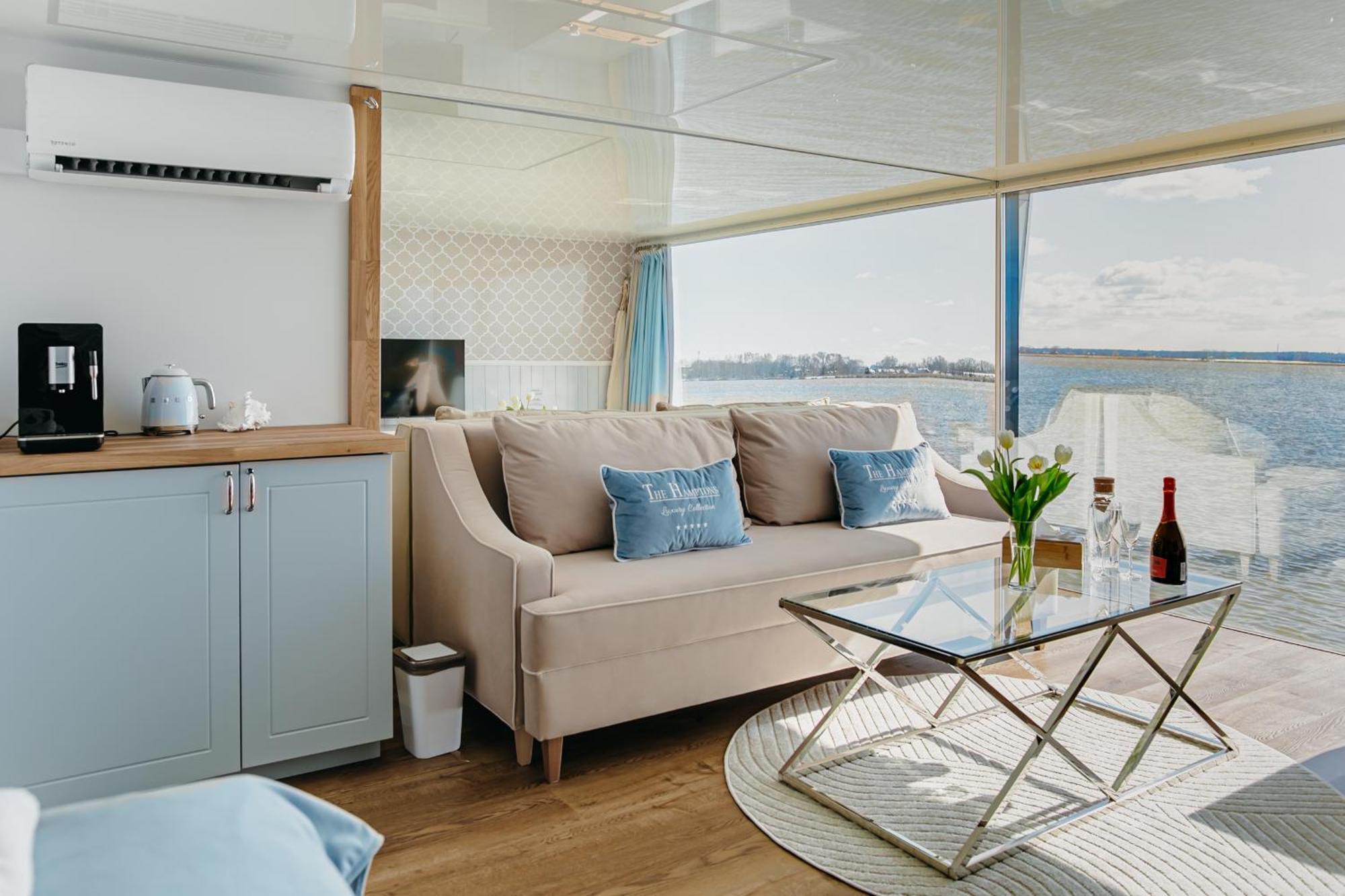 Grand Ht Houseboats - Domki Na Wodzie - Sauna, Jacuzzi, Kominek Mielno  Room photo