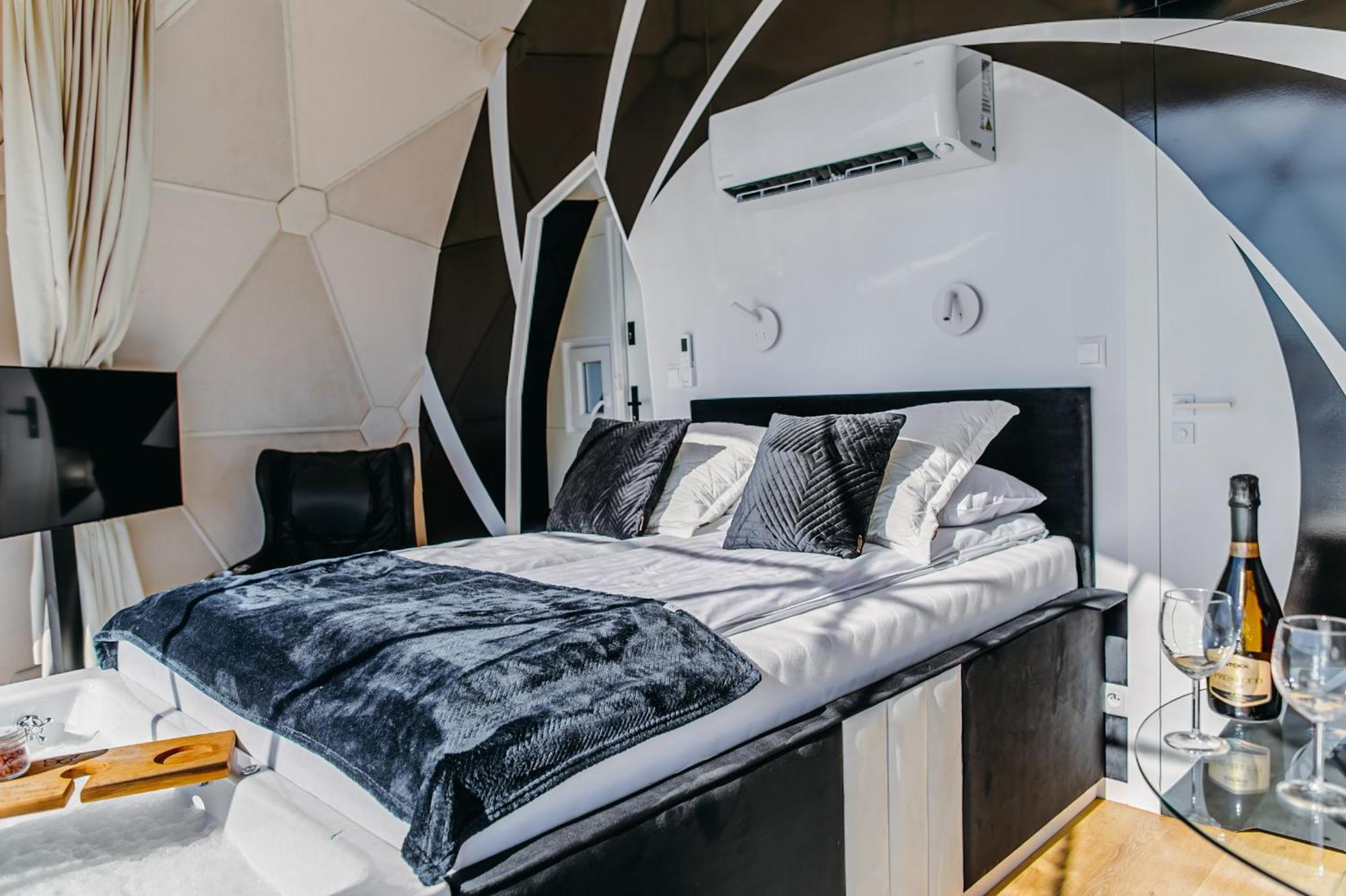 Grand Ht Houseboats - Domki Na Wodzie - Sauna, Jacuzzi, Kominek Mielno  Room photo