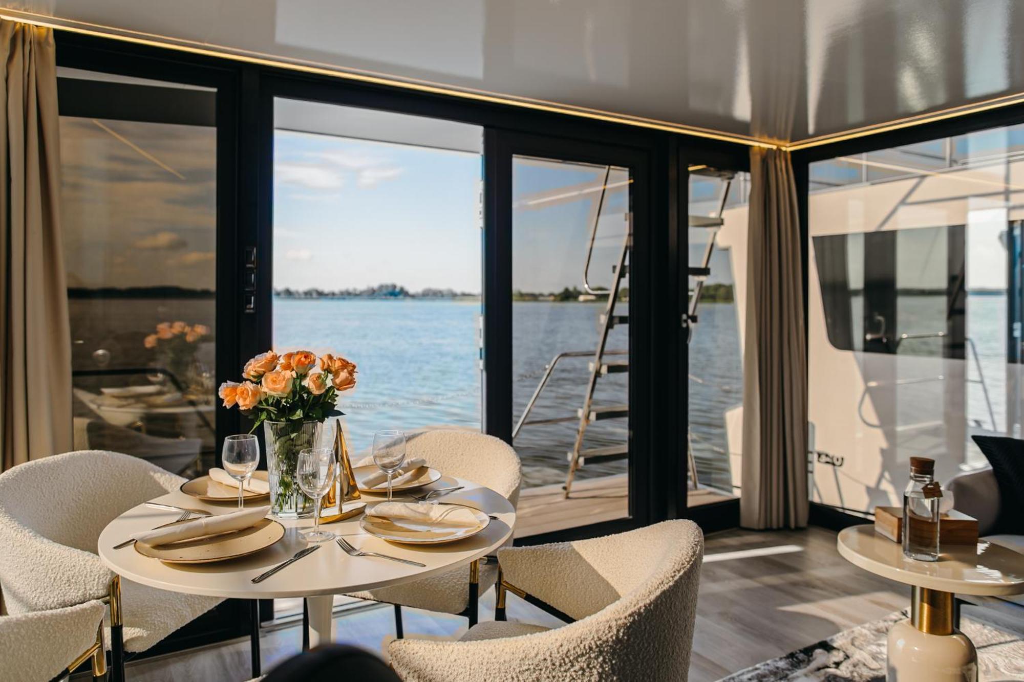Grand Ht Houseboats - Domki Na Wodzie - Sauna, Jacuzzi, Kominek Mielno  Room photo